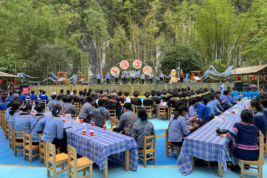 乐业县新化镇举办2024年卜隆古歌非遗文化民俗活动(图2) 乐业县新化镇举办2024年卜隆古歌非遗文化民俗活动(图2)