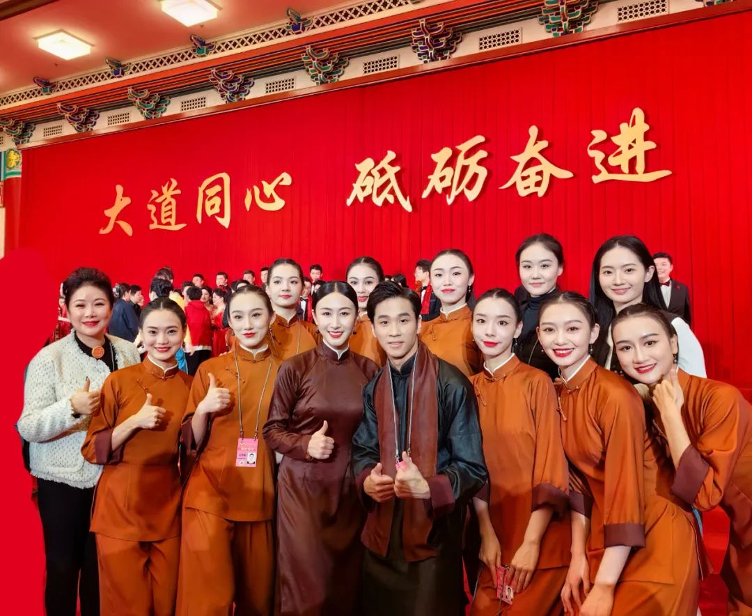 委员风采｜舞剧《咏春》选段登上全国政协2024年新年茶话会文艺演出舞台(图5)