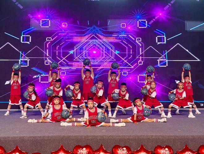 “童趣六一欢乐无限”庞家镇中心幼儿园庆六一文艺汇演活动(图23) “童趣六一欢乐无限”庞家镇中心幼儿园庆六一文艺汇演活动(图23)
