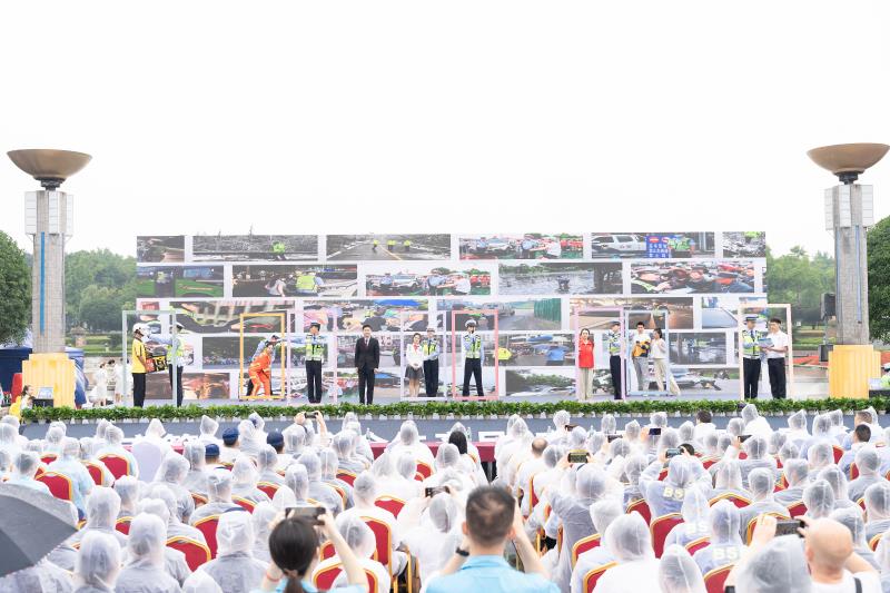 共设置咨询台72个 广安市2024年安全宣传咨询日活动举行(图2)