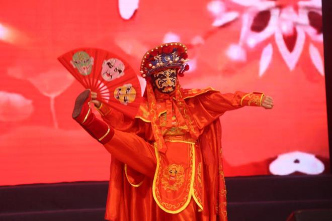 鄂州“文艺进校园”暨睿星艺术培训学校六周年庆文艺汇演精彩纷呈(图10) 鄂州“文艺进校园”暨睿星艺术培训学校六周年庆文艺汇演精彩纷呈(图10)