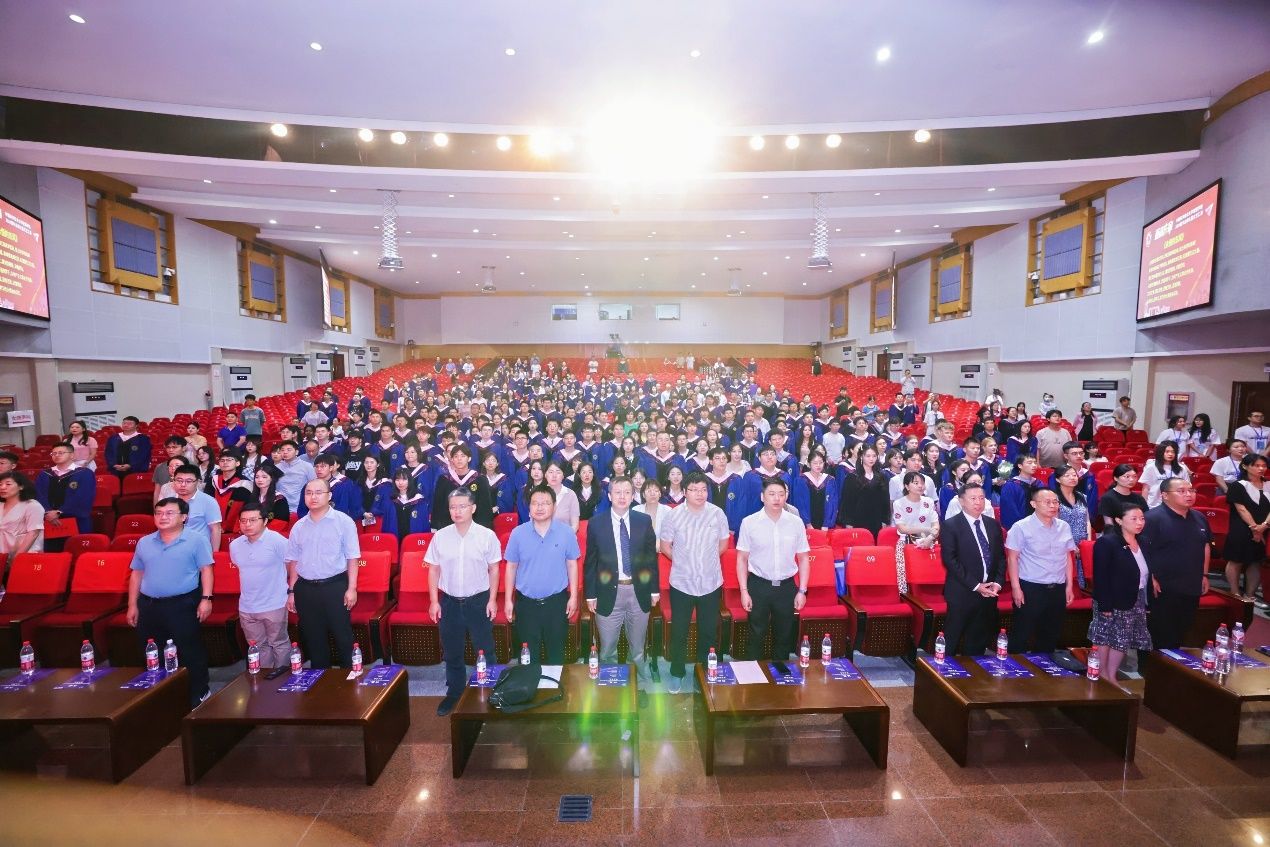 “管贤乐章”——管理学院举行2024届毕业典礼暨文艺汇演(图10) “管贤乐章”——管理学院举行2024届毕业典礼暨文艺汇演(图10)