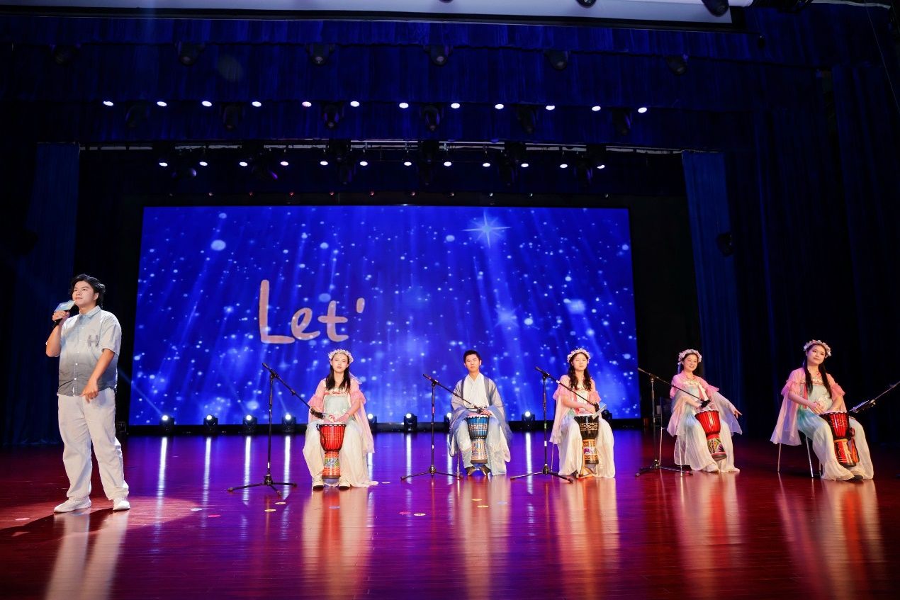 “管贤乐章”——管理学院举行2024届毕业典礼暨文艺汇演(图11) “管贤乐章”——管理学院举行2024届毕业典礼暨文艺汇演(图11)