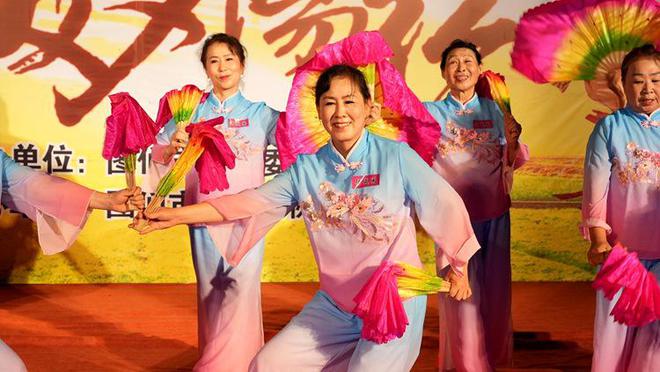 2024年延边州暨图们市“8．15”老年节“最美夕阳红”文艺汇演活动举行(图2)