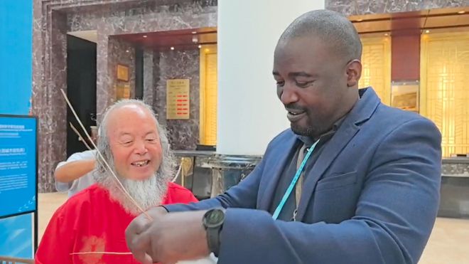 文化交流互鉴织就和平纽带!山东非遗亮相2024年国际和平日纪念活动(图4) 文化交流互鉴织就和平纽带!山东非遗亮相2024年国际和平日纪念活动(图4)