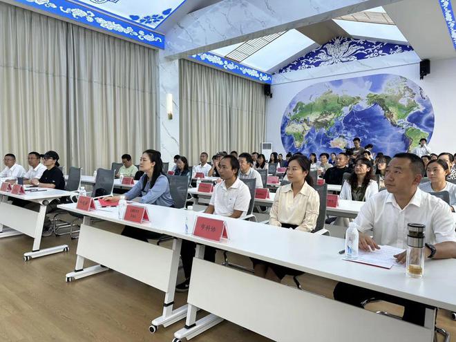 玩转科学!大理市举办2024年全国科普日主场活动(图2) 玩转科学!大理市举办2024年全国科普日主场活动(图2)