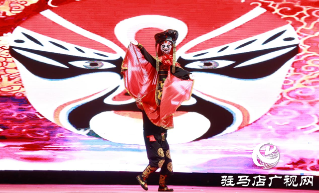 驿城区举行庆祝中华人民共和国成立75周年文艺汇演(图2) 驿城区举行庆祝中华人民共和国成立75周年文艺汇演(图2)