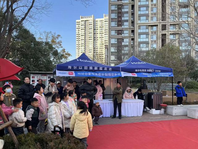 书法名家入社区 大象新闻文化公益行走进中原区三王庄社区(图3) 书法名家入社区 大象新闻文化公益行走进中原区三王庄社区(图3)