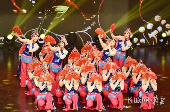 “曲韵飞扬·魅力唐山”2024全国中青年优秀曲艺作品展演活动在迁安举行(图4) “曲韵飞扬·魅力唐山”2024全国中青年优秀曲艺作品展演活动在迁安举行(图4)