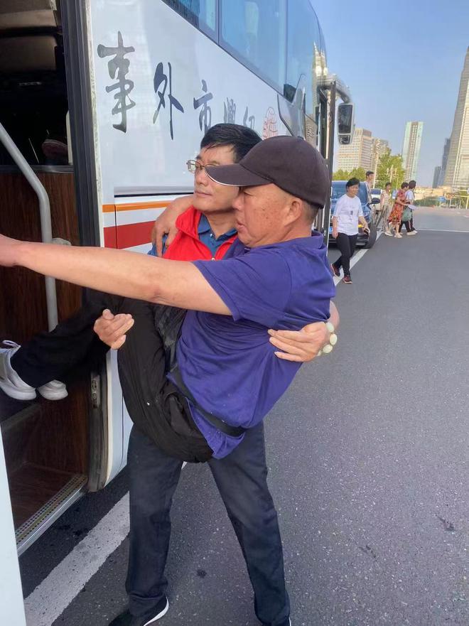 盘点:2024年助残公益活动的温暖与坚守(图12) 盘点:2024年助残公益活动的温暖与坚守(图12)