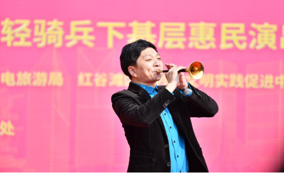 2024年“我们的中国梦——文化进万家”红谷滩区红色文艺轻骑兵下基层惠民演出精彩上演(图3) 2024年“我们的中国梦——文化进万家”红谷滩区红色文艺轻骑兵下基层惠民演出精彩上演(图3)