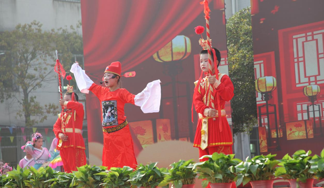 湖南衡阳传承戏曲文化滋润童心(图2)