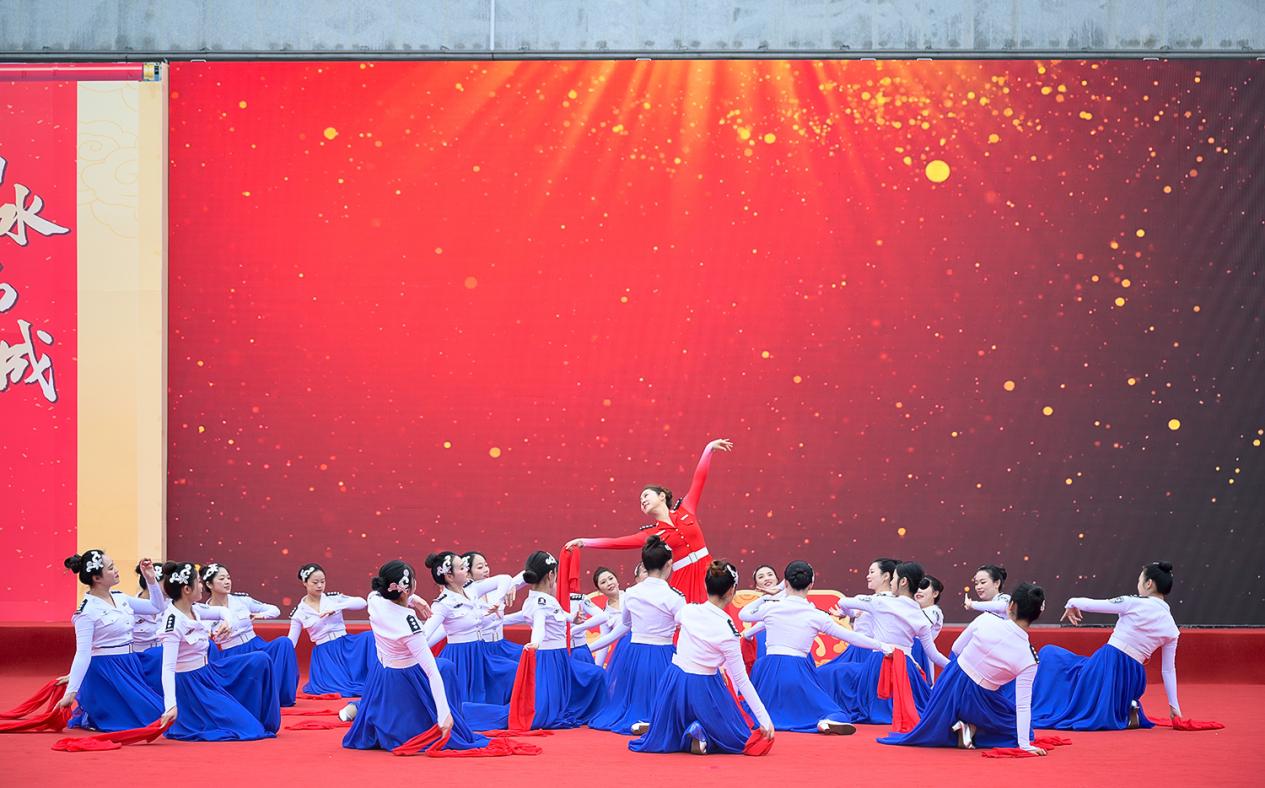 欢乐喜庆过新年 四川自贡荣县2025年春节系列群众文化活动精彩纷呈(图4) 欢乐喜庆过新年 四川自贡荣县2025年春节系列群众文化活动精彩纷呈(图4)