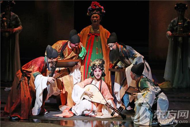 一年演出超万场 上海18家市级国有文艺院团创作演出量质齐升(图3) 一年演出超万场 上海18家市级国有文艺院团创作演出量质齐升(图3)