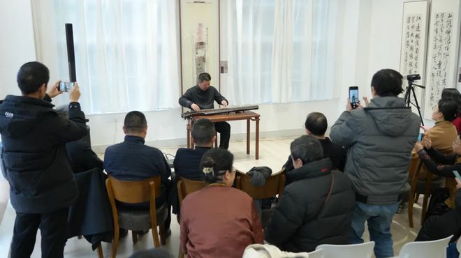 2024中国美术报艺术季|琴书和鸣——中国书法与古琴艺术展演在南通开幕(图5) 2024中国美术报艺术季|琴书和鸣——中国书法与古琴艺术展演在南通开幕(图5)