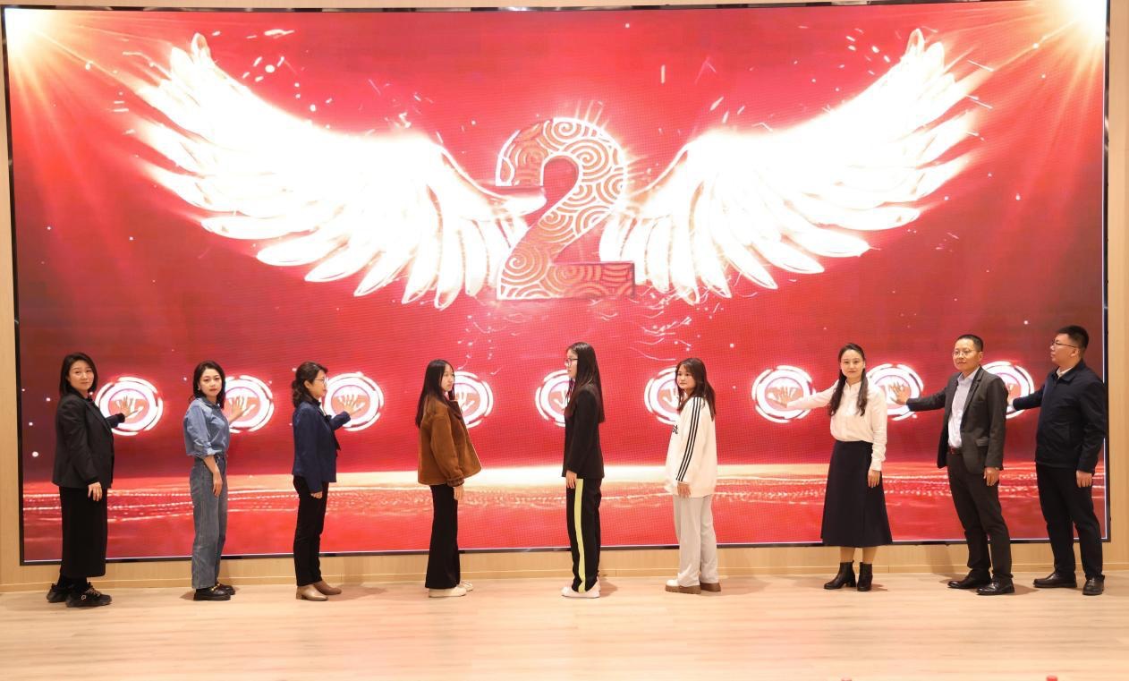 哈尔滨剑桥学院举行第四届读书文化节开幕式暨2024年度颁奖仪式(图4) 哈尔滨剑桥学院举行第四届读书文化节开幕式暨2024年度颁奖仪式(图4)